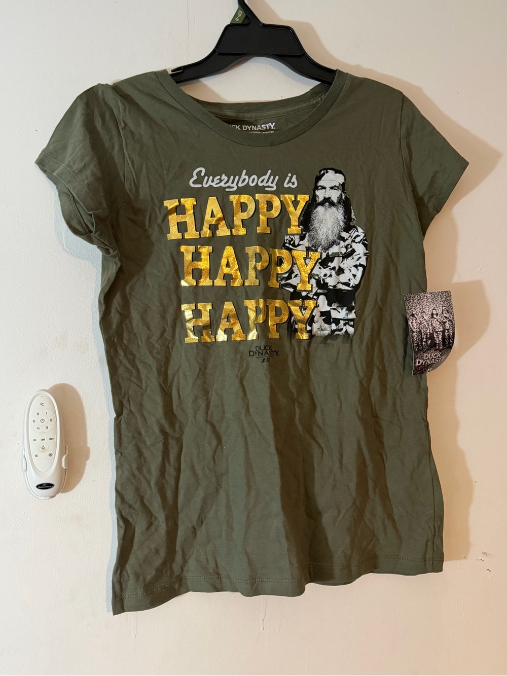 Duck Dynasty Women’s Green Everybody Is Happy Graphic Glitter Crew Neck Tee XL
